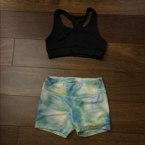DSG Black Sports Bra and Tie-Dye Shorts Set - Picture 1 of 2